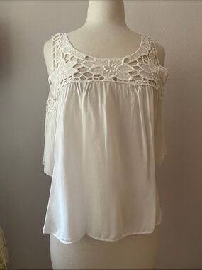 Forever 21 White Crochet Yoke Cold-Shoulder Camisole